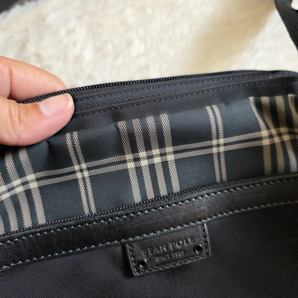 Bean Pole Men's Black Shoulder Bag Used Gread Condition.
